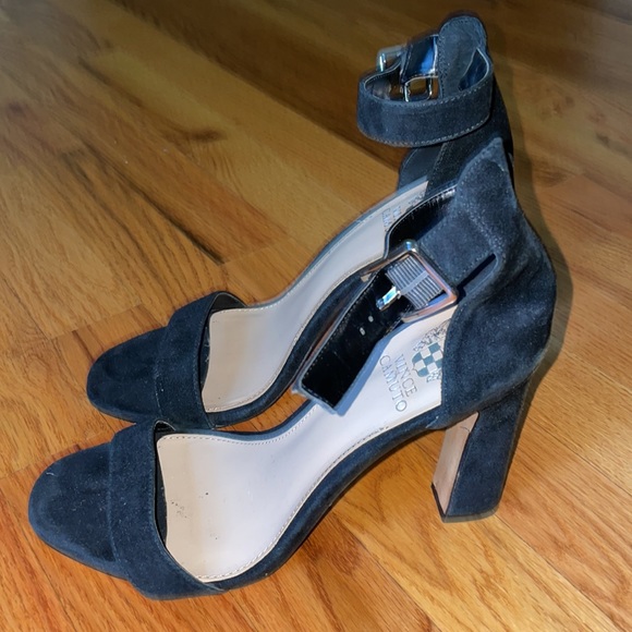 Vince Camuto ankle strap heels - Picture 2 of 4